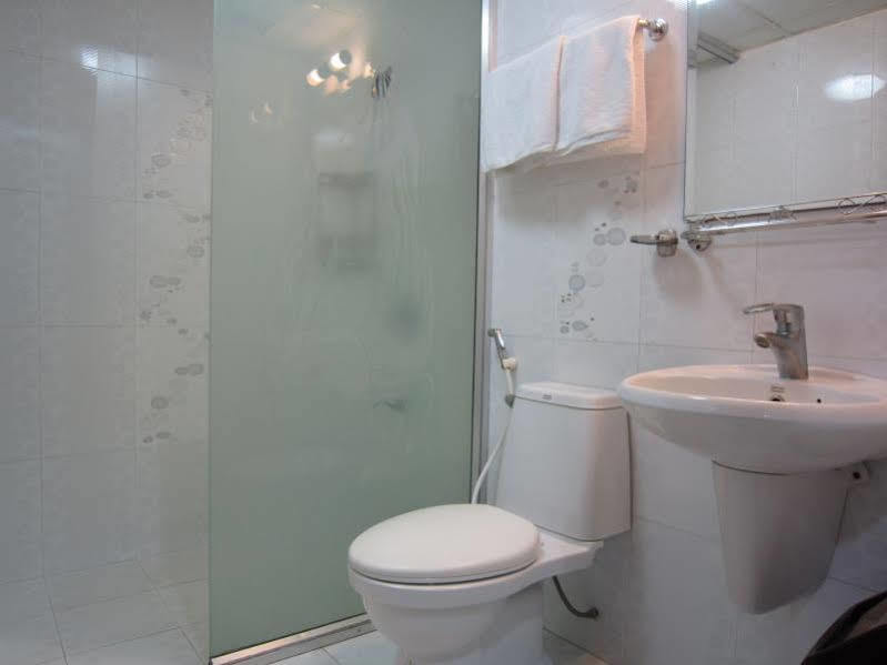 Quy Thanh Hotel Ho Chi Minh City Bagian luar foto